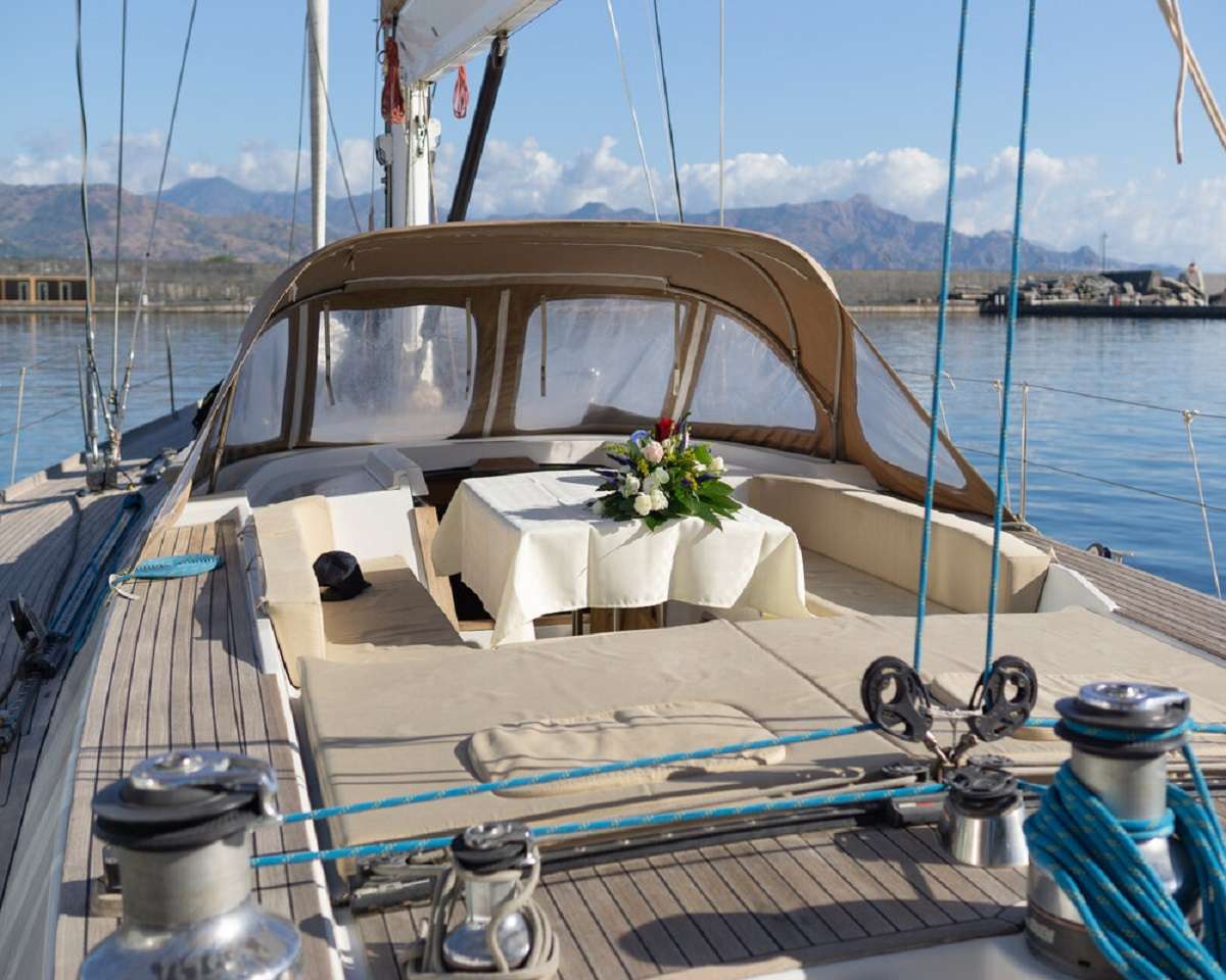 Sailing Yacht 'FOLLIA', 6 PAX, 65.00 Ft, 19.00 Meters, Built 2009, ., Refit Year 2022/23
