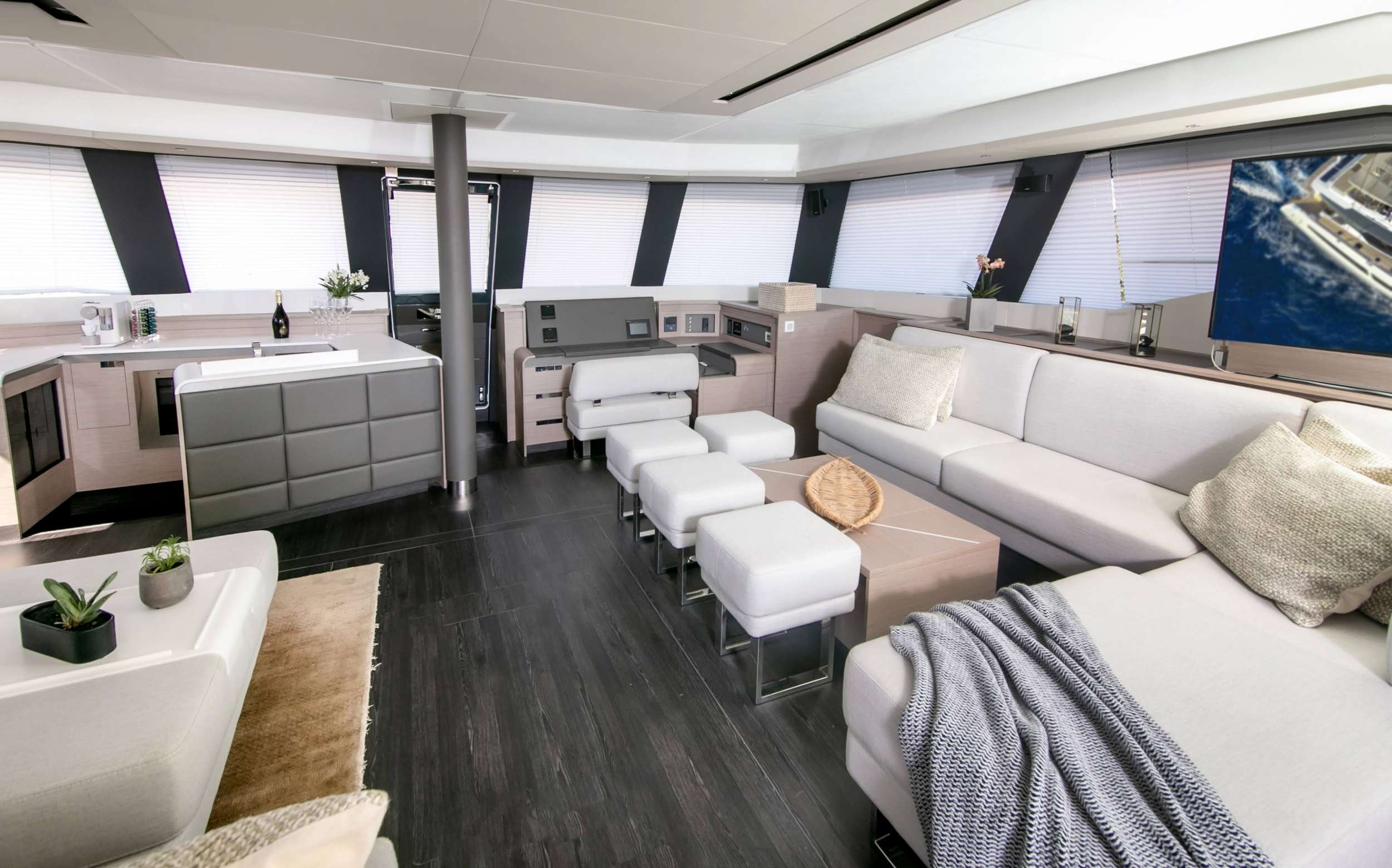 Catamaran Yacht 'ALOIA', 8 PAX, 3 Crew, 67.00 Ft, 20.00 Meters, Built 2020, Fountaine Pajot