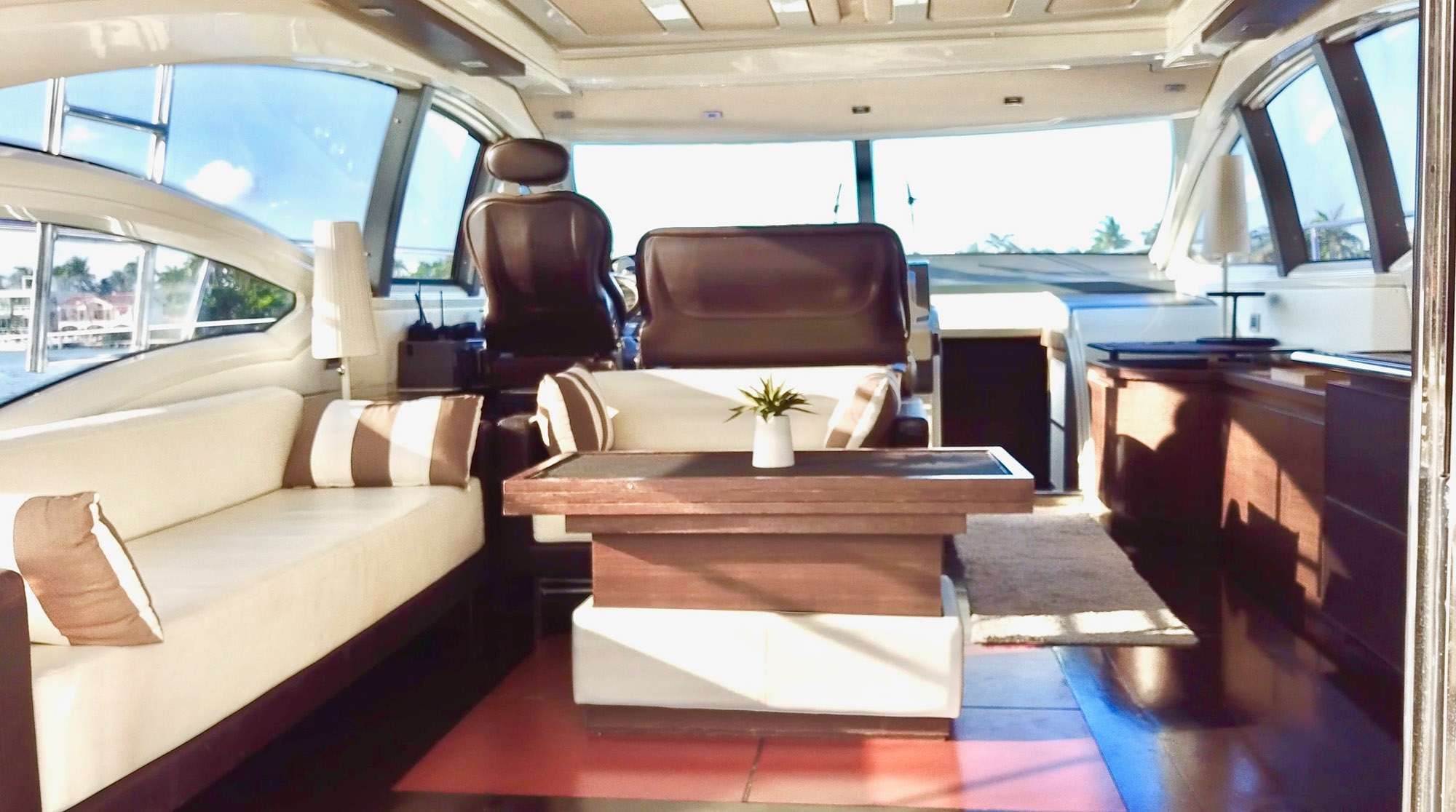 Motor Yacht 'WARREN KELLY', 6 PAX, 62.00 Ft, 18.00 Meters, Built 2014, Azimut, Refit Year 2020