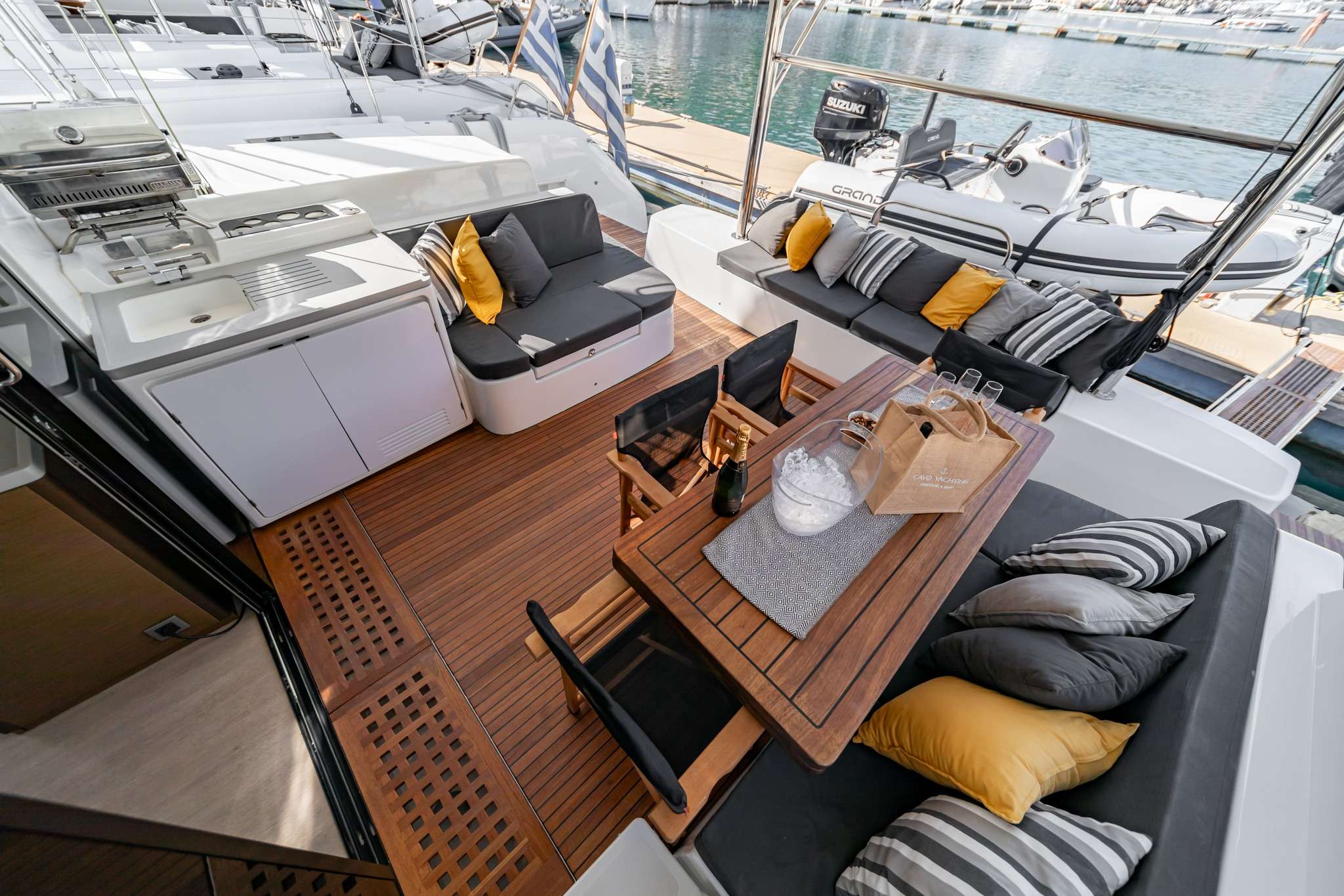 Catamaran Yacht 'OZELO' Salon Area, 10 PAX, 2 Crew, 50.00 Ft, 15.00 Meters, Built 2021, Lagoon