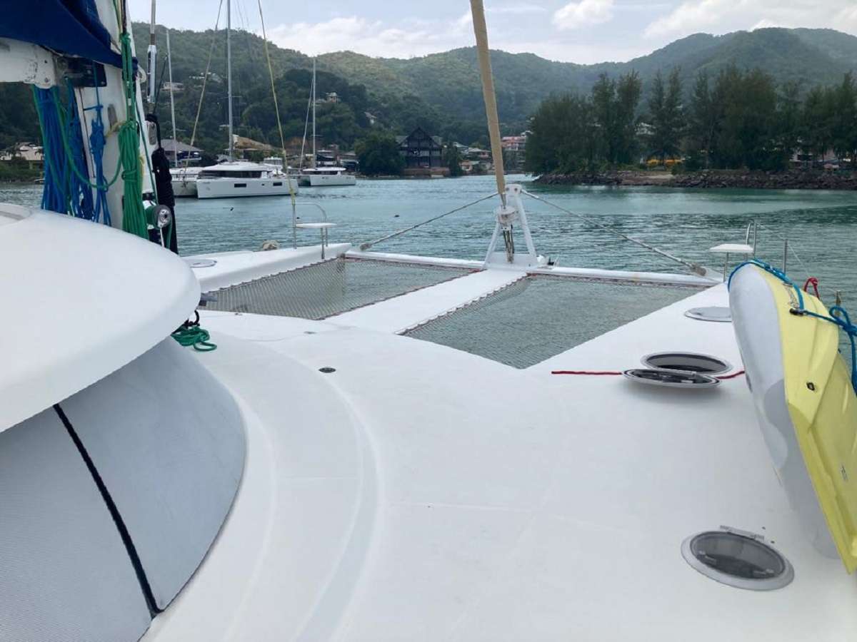 Catamaran Yacht 'GENESIS', 10 PAX, 59.00 Ft, 18.00 Meters, Built 2009, Fountaine Pajot, Refit Year yes