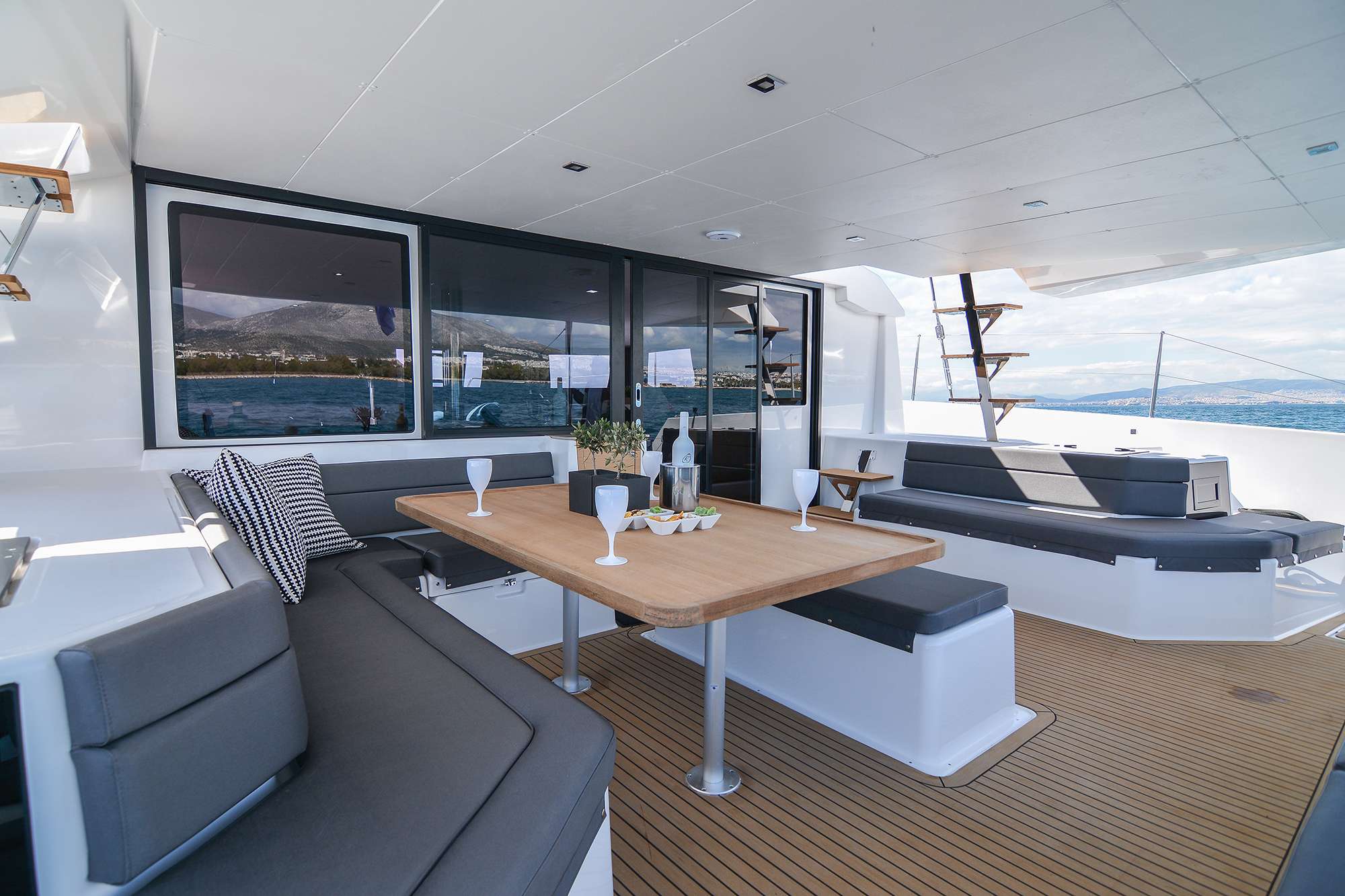 Catamaran Yacht 'SEA BREEZE', 8 PAX, 48.00 Ft, 14.00 Meters, Built 2020, Dufour
