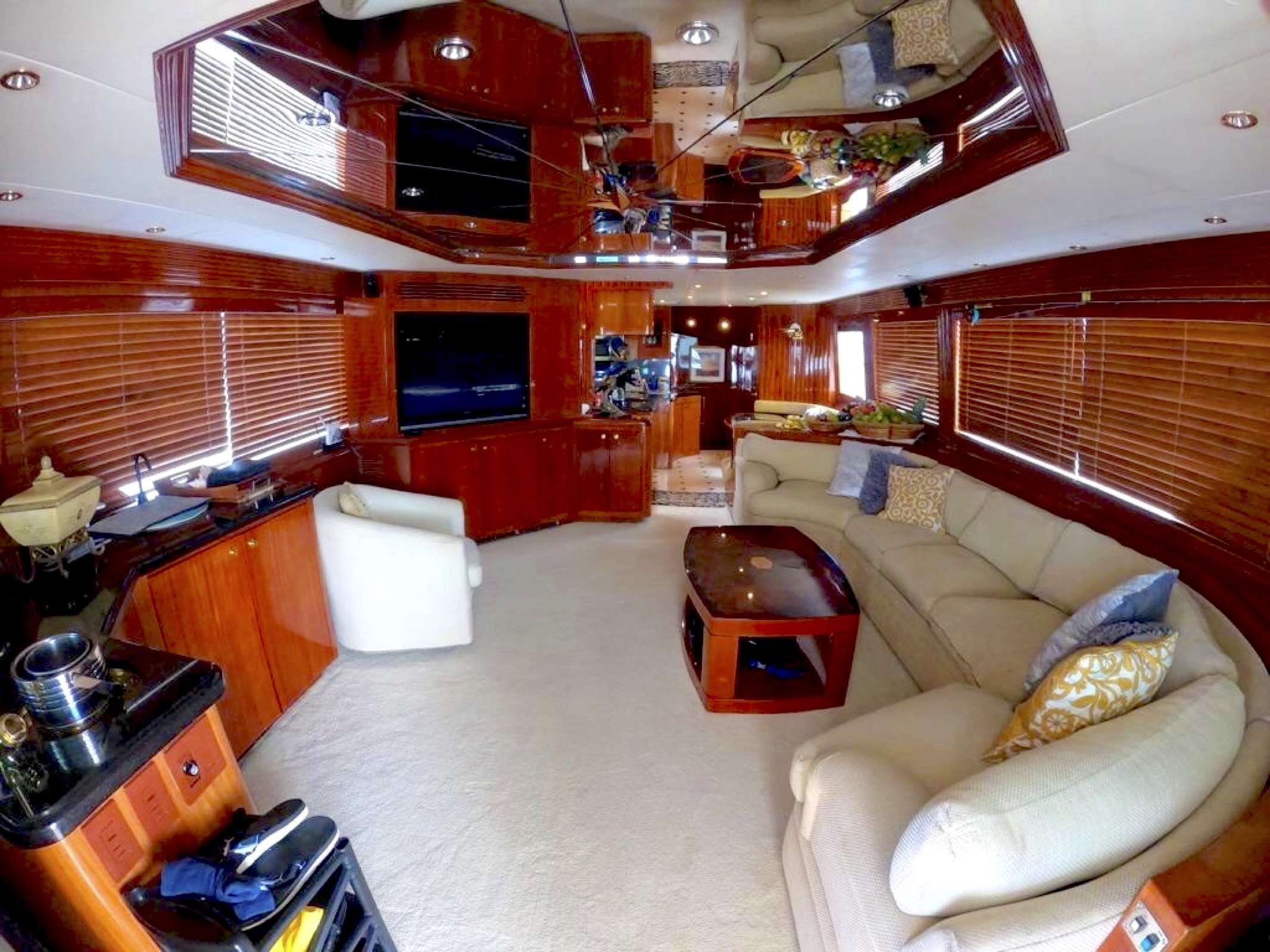 Motor Yacht 'ONE NET' The saloon on One Net, 8 PAX, 3 Crew, 86.00 Ft, 26.00 Meters, Built 2001, Hatteras, Refit Year 2017