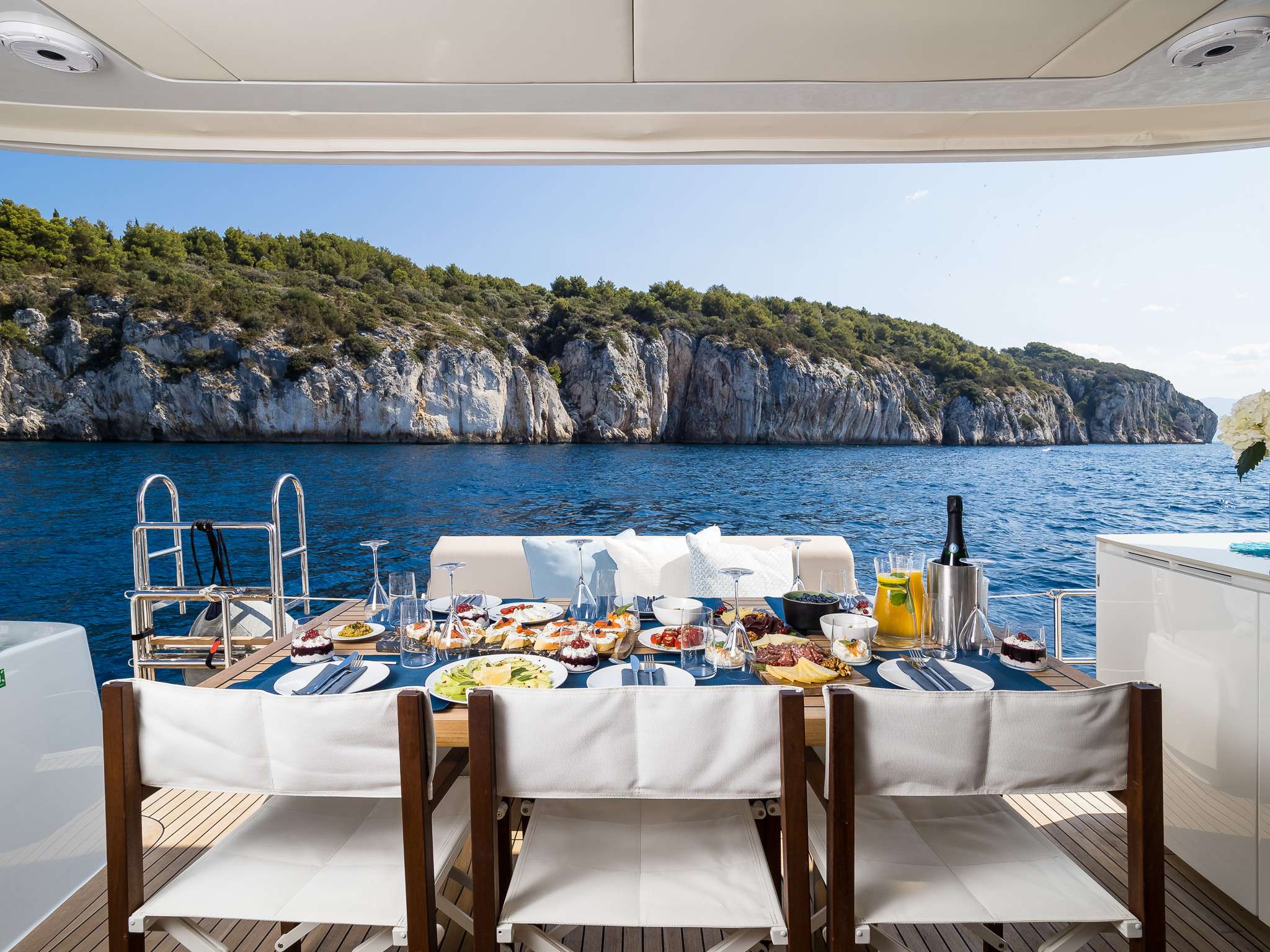 Catamaran Yacht 'SOLITAIRE' Main dinning area is in cockpit, 8 PAX, 2 Crew, 50.00 Ft, 15.00 Meters, Built 2020, Sunreef Yachts