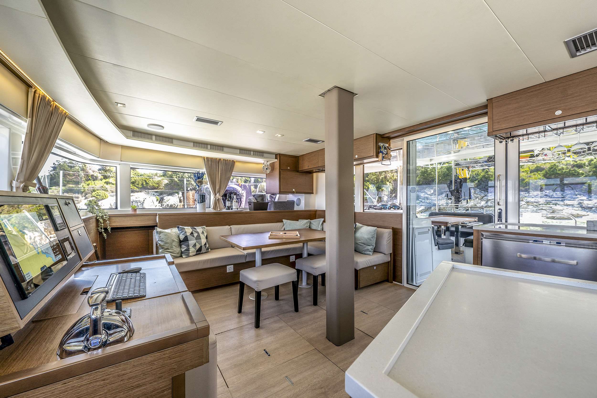 Catamaran Yacht 'TAMIRO', 8 PAX, 2 Crew, 52.00 Ft, 15.00 Meters, Built 2019, Lagoon