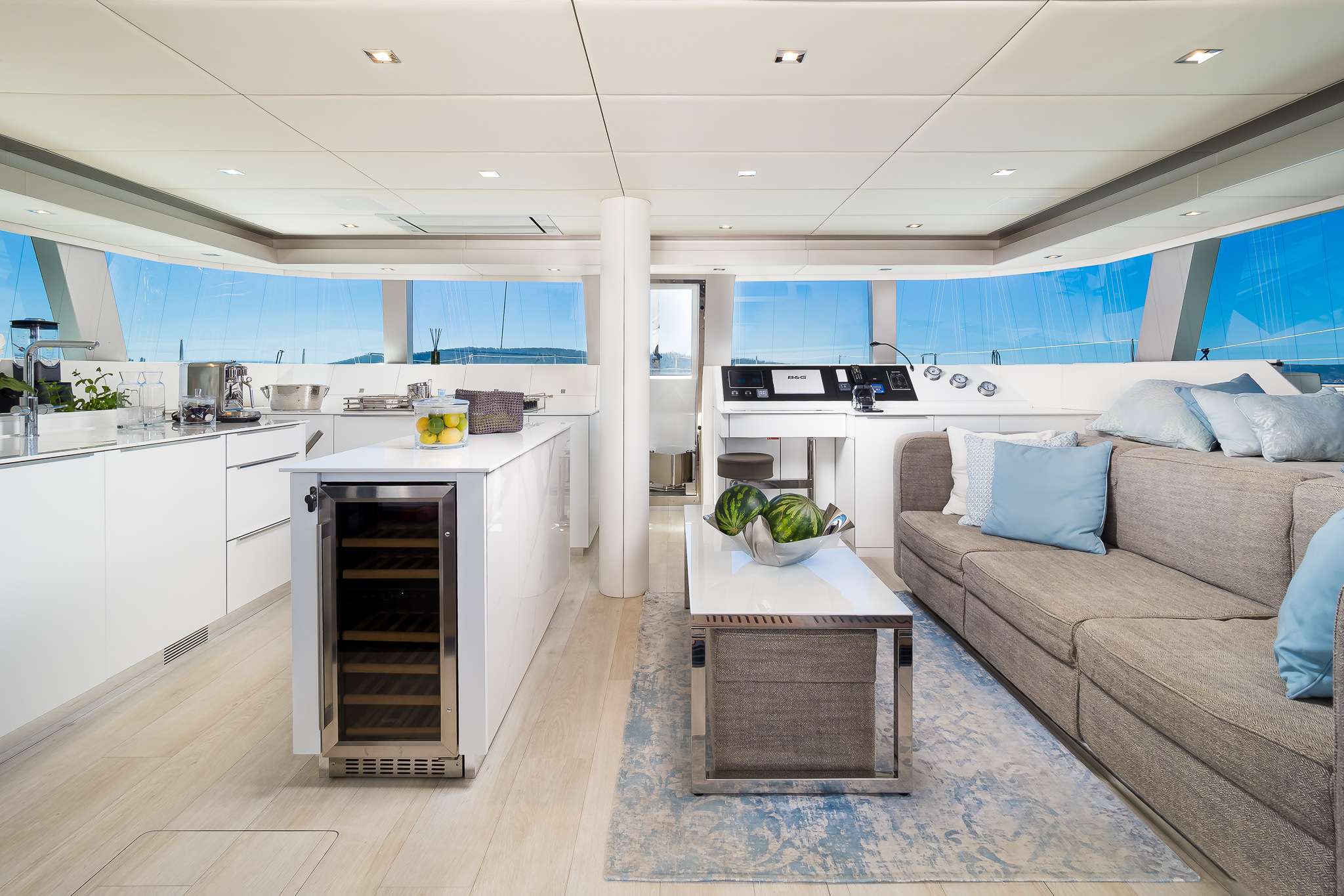 Catamaran Yacht 'SOLITAIRE' Saloon, 8 PAX, 2 Crew, 50.00 Ft, 15.00 Meters, Built 2020, Sunreef Yachts