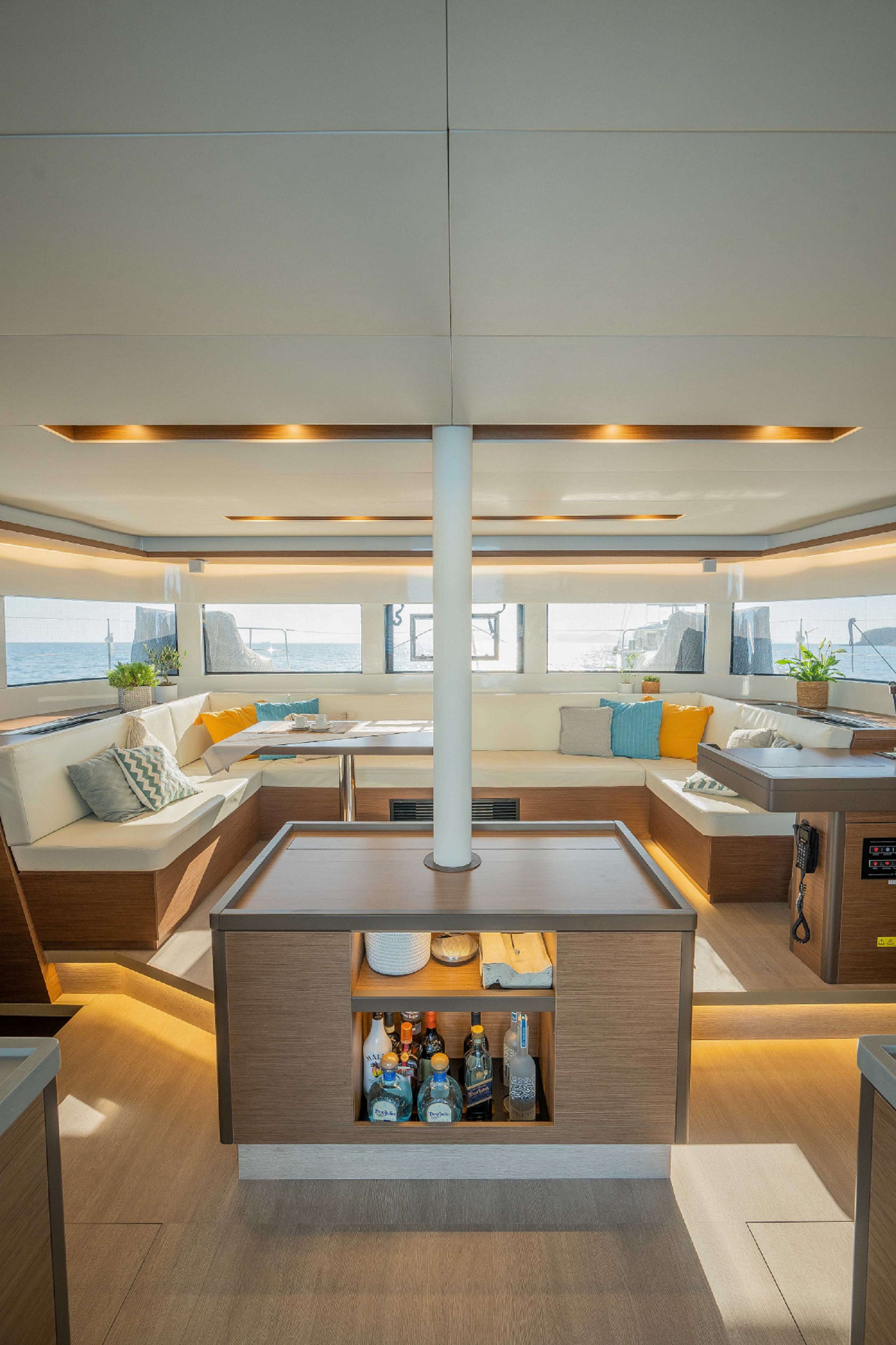 Catamaran Yacht 'ONEIDA 2', 8 PAX, 3 Crew, 50.00 Ft, 15.00 Meters, Built 2022, Lagoon