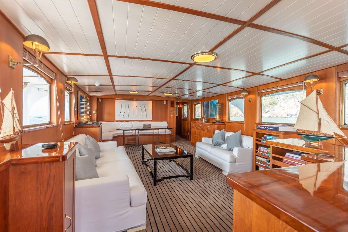 Motor Yacht 'CAMARA C', 12 PAX, 104.00 Ft, 32.00 Meters, Built 1961, Yarrow & Co Ltd - Glasgow, Refit Year 2019