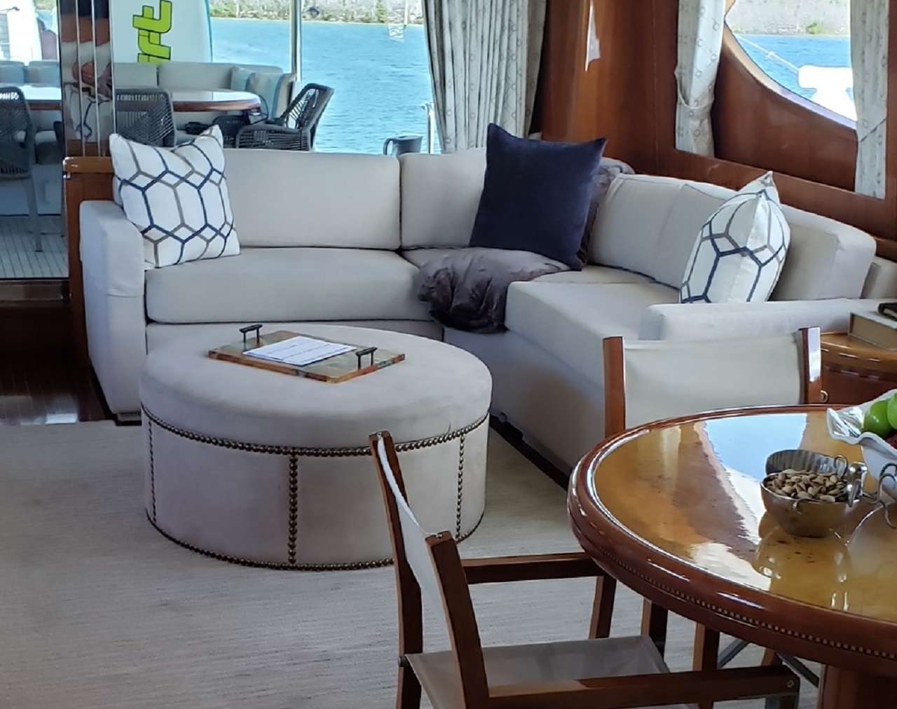 Motor Yacht 'TORTUGA' Salon, 7 PAX, 4 Crew, 82.00 Ft, 25.00 Meters, Built 1999, Monte Fino, Refit Year 2018