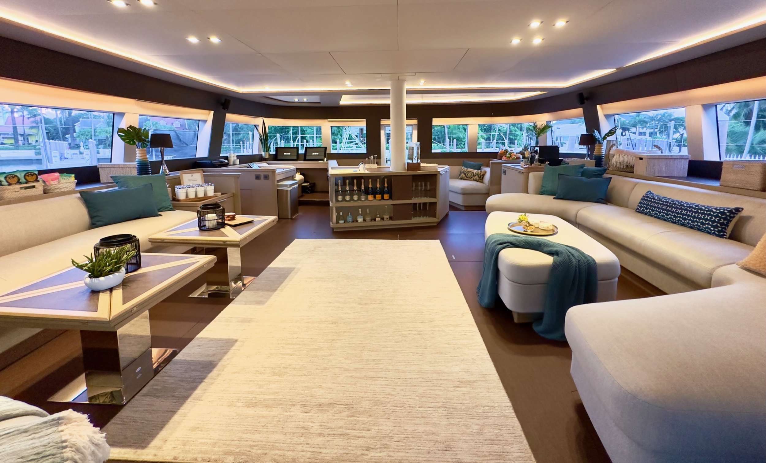 Catamaran Yacht 'TWIN FLAME 77' Twin Flame Salon, 8 PAX, 4 Crew, 77.00 Ft, 23.00 Meters, Built 2019, Lagoon