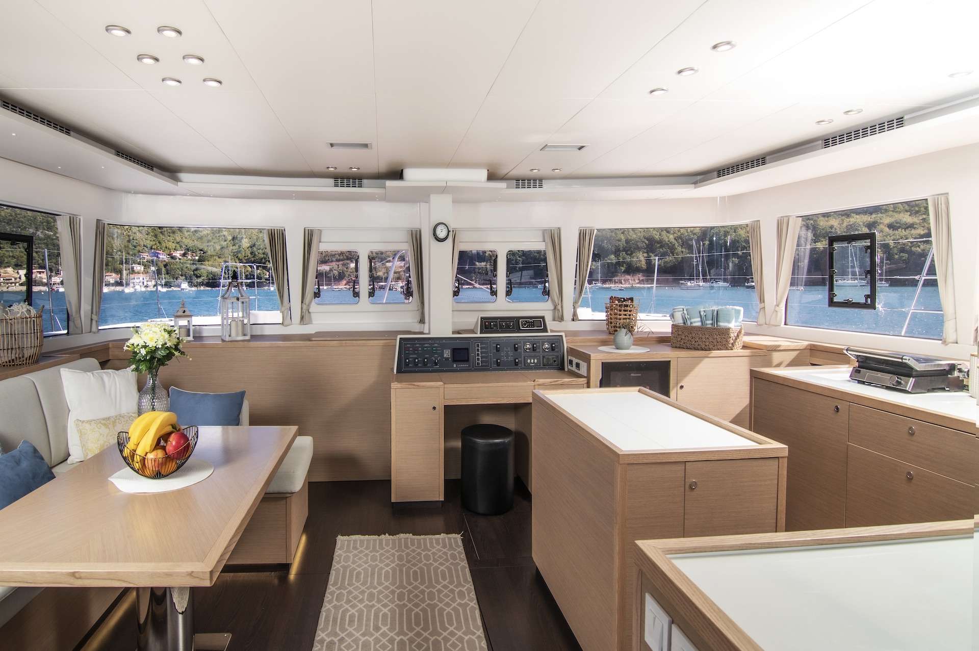 Catamaran Yacht 'COOL CHANGE', 8 PAX, 56.00 Ft, 17.00 Meters, Built 2015, Lagoon, Refit Year 2021