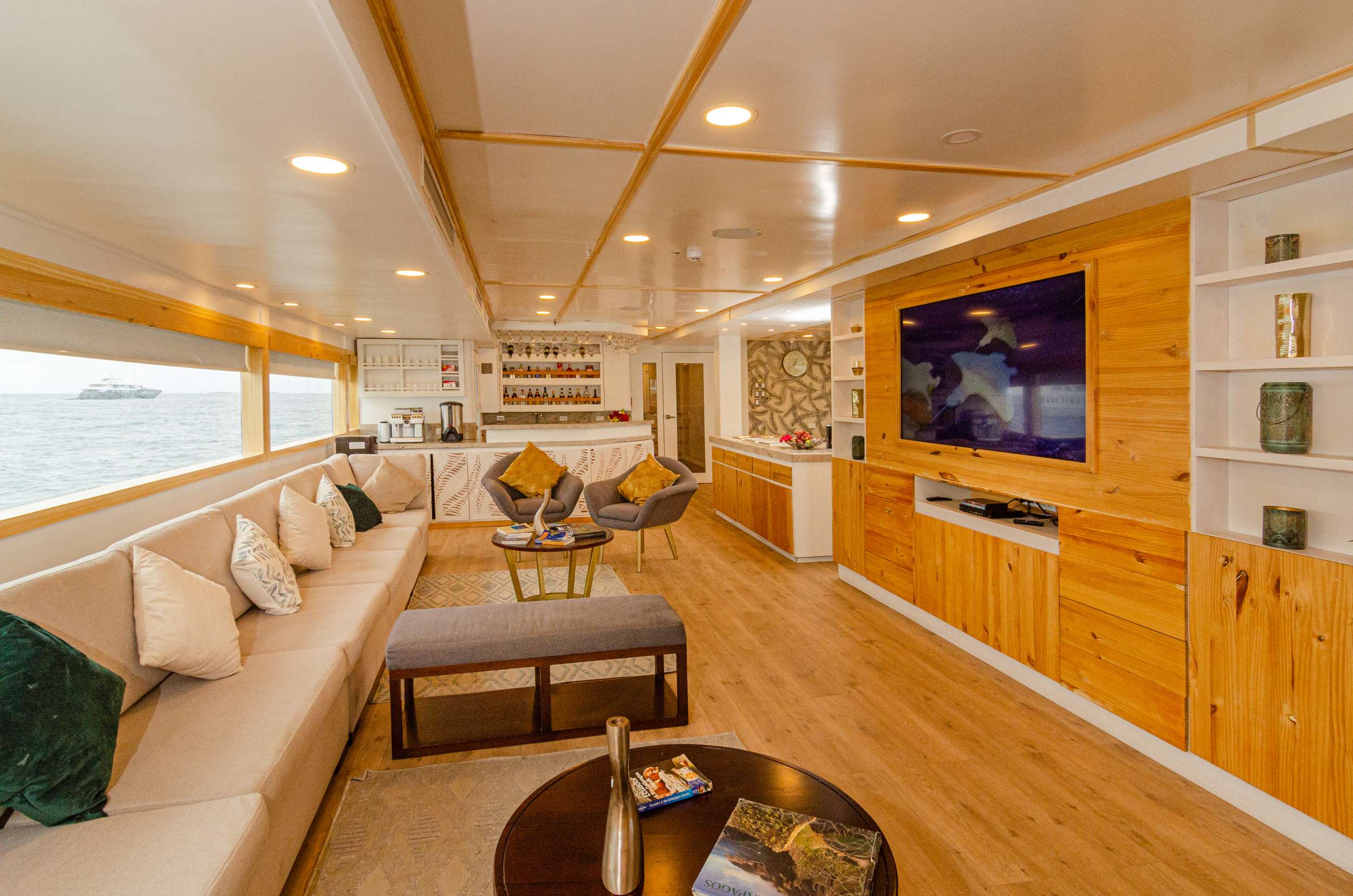 Motor Yacht 'GALAPAGOS SEA STAR YACHT', 16 PAX, 137.00 Ft, 41.00 Meters, Built 2011, costume, Refit Year 2019