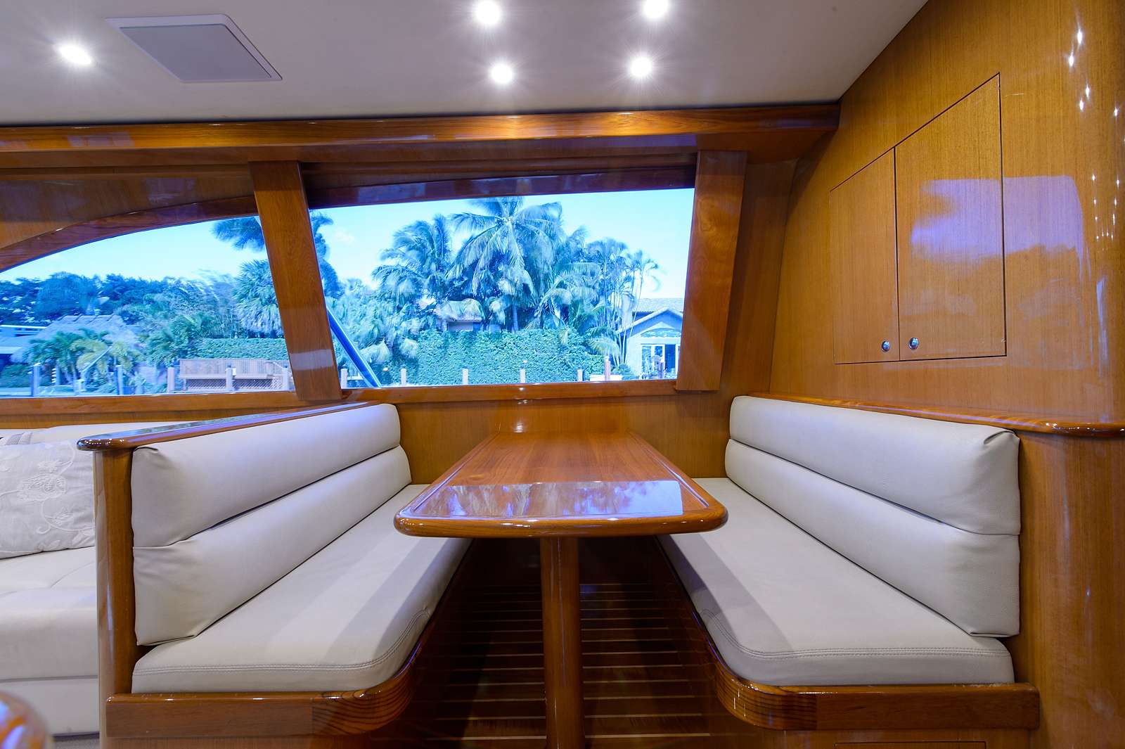 Motor Yacht 'ELECTRIC BILL', 6 PAX, 60.00 Ft, 18.00 Meters, Built 2005, Spencer Yachts, Refit Year 2016
