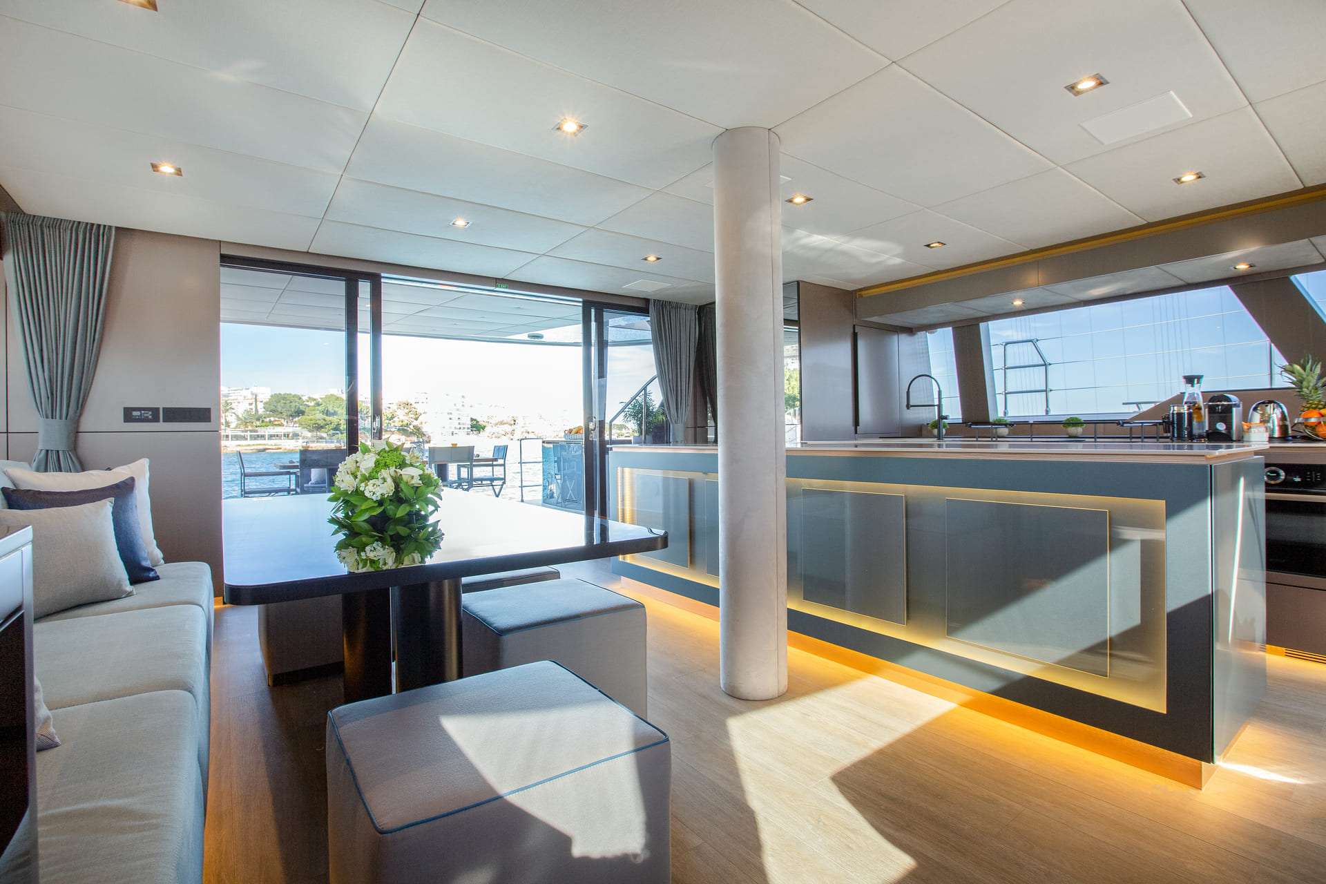 Catamaran Yacht 'SUNBREEZE', 8 PAX, 60.00 Ft, 18.00 Meters, Built 2020, Sunreef Yachts