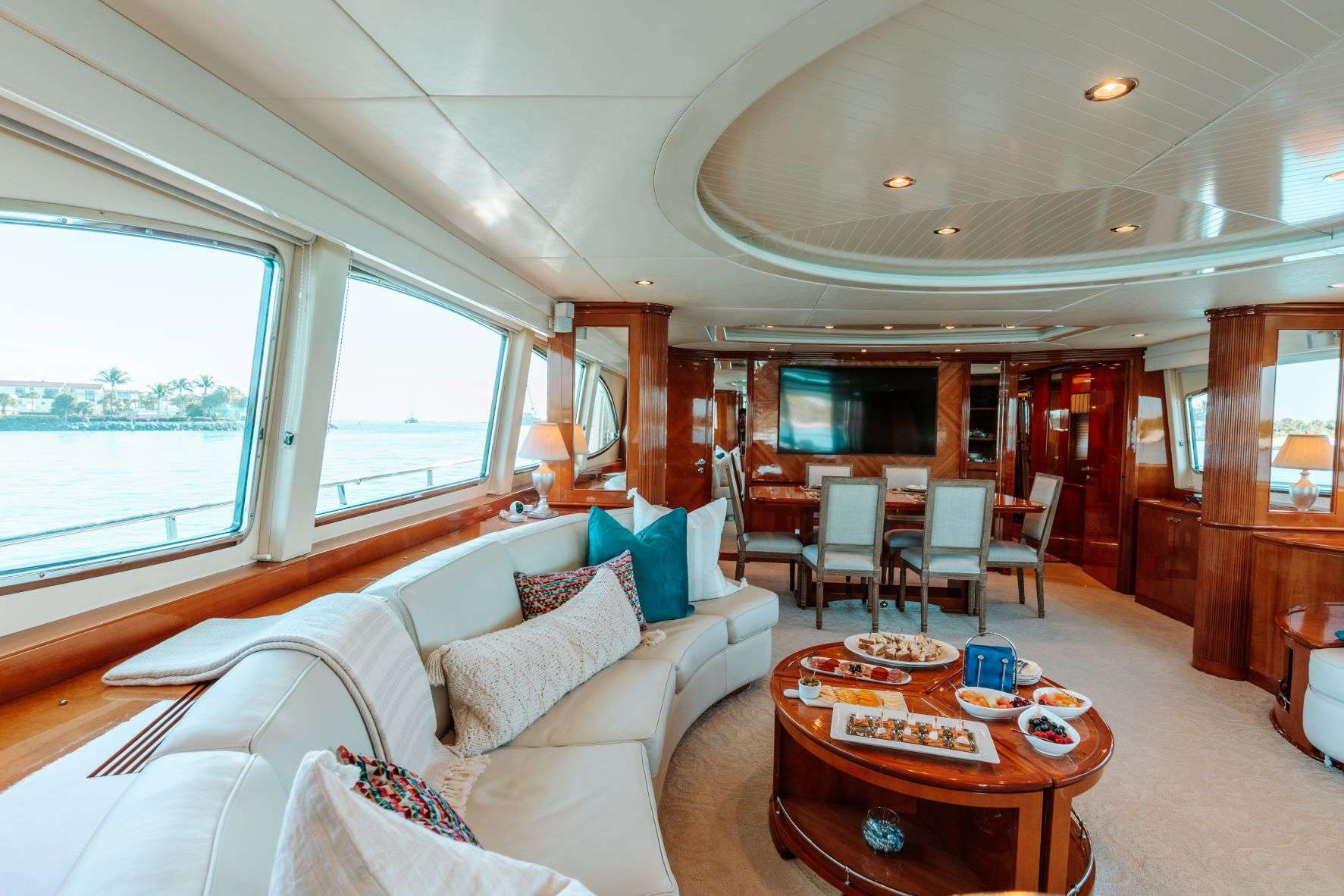 Motor Yacht 'ENDLESS SUN', 8 PAX, 4 Crew, 100.00 Ft, 30.00 Meters, Built 1999, Azimut, Refit Year 2015