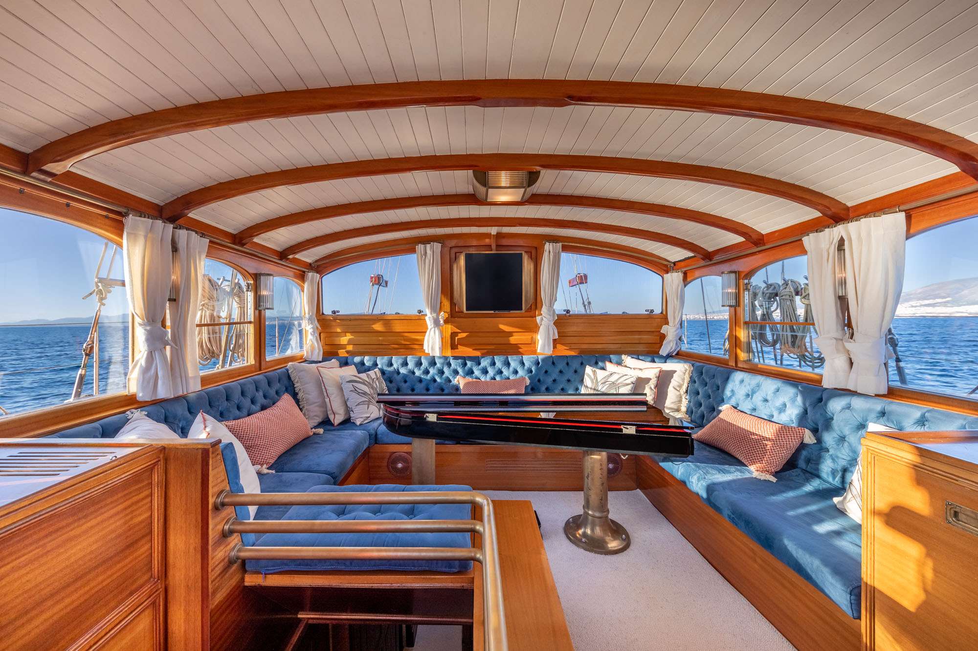 Sailing Yacht 'WEATHERBIRD' Salon, 8 PAX, 4 Crew, 98.00 Ft, 30.00 Meters, Built 1931, ., Refit Year 2021