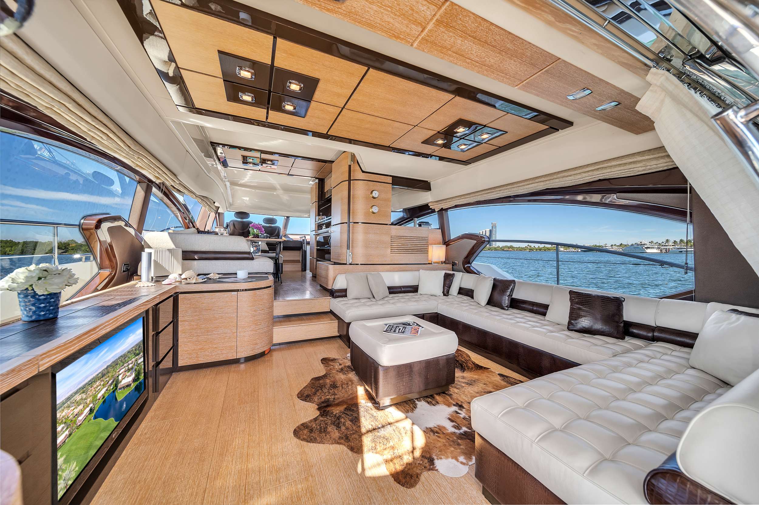 Motor Yacht 'LUPO II', 10 PAX, 2 Crew, 70.00 Ft, 21.00 Meters, Built 2014, Azimut