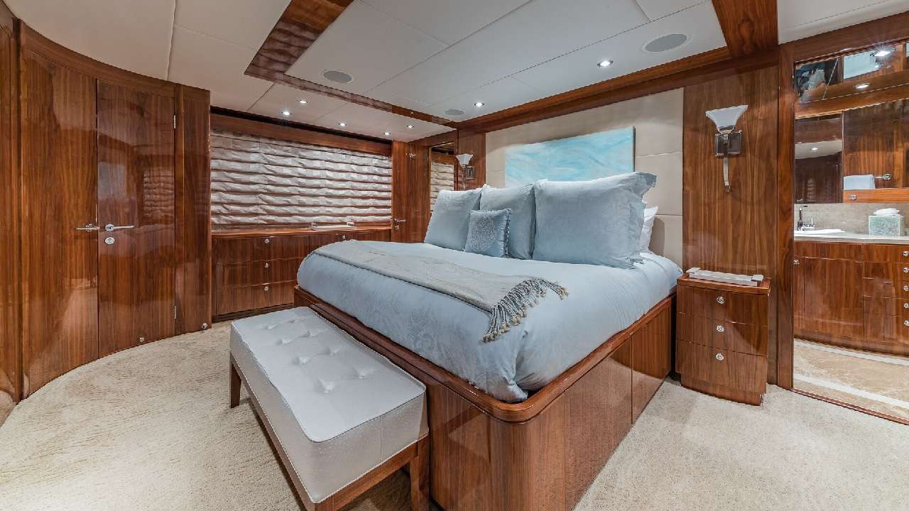 Motor Yacht 'LADY DEENA II' Master State room, 8 PAX, 4 Crew, 101.00 Ft, 30.00 Meters, Built 2011, Hargrave, Refit Year 2016