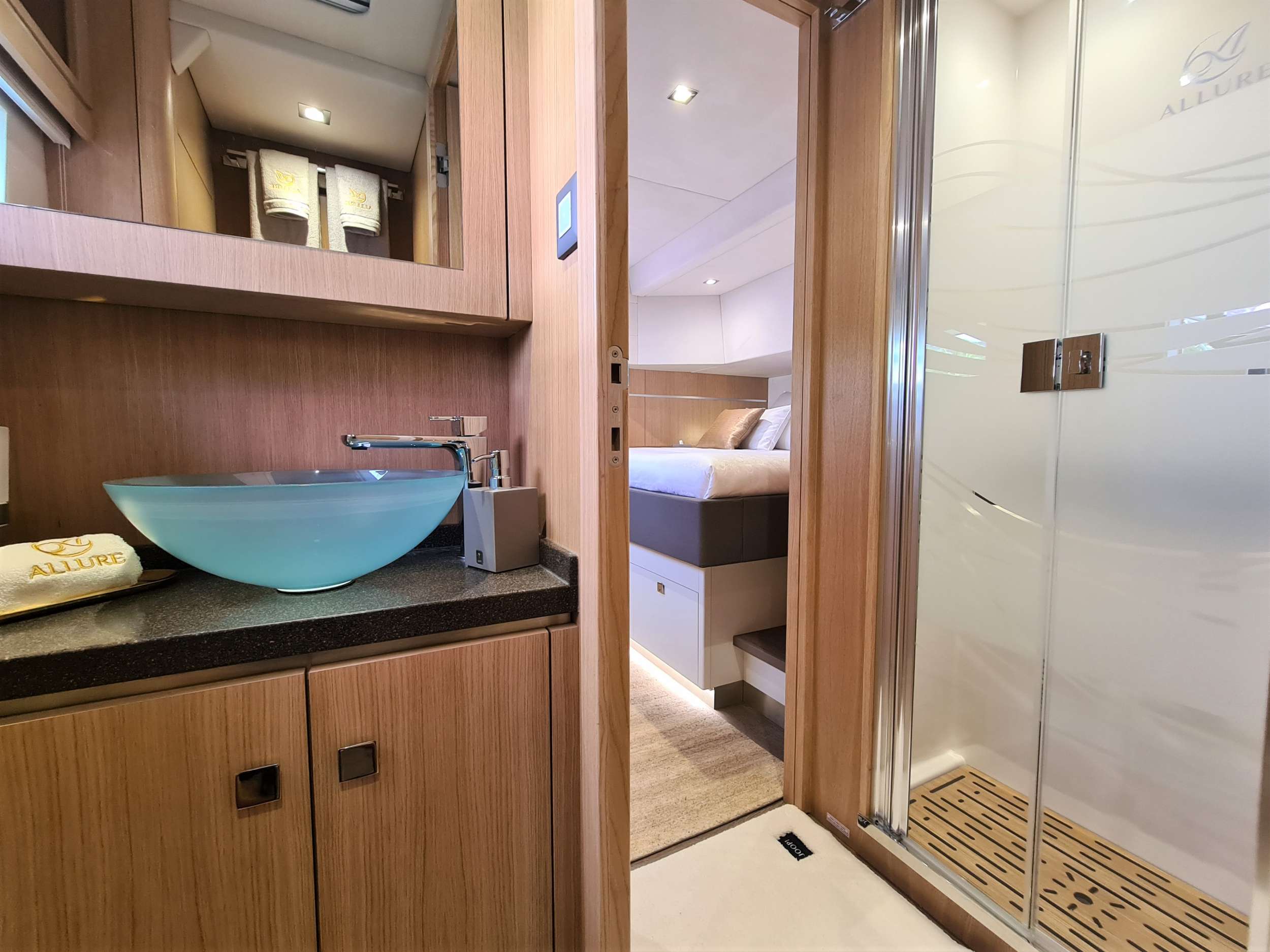 Catamaran Yacht 'ALLURE 64' Guest Bathroom, 6 PAX, 3 Crew, 64.00 Ft, 19.00 Meters, Built 2020, Privilege
