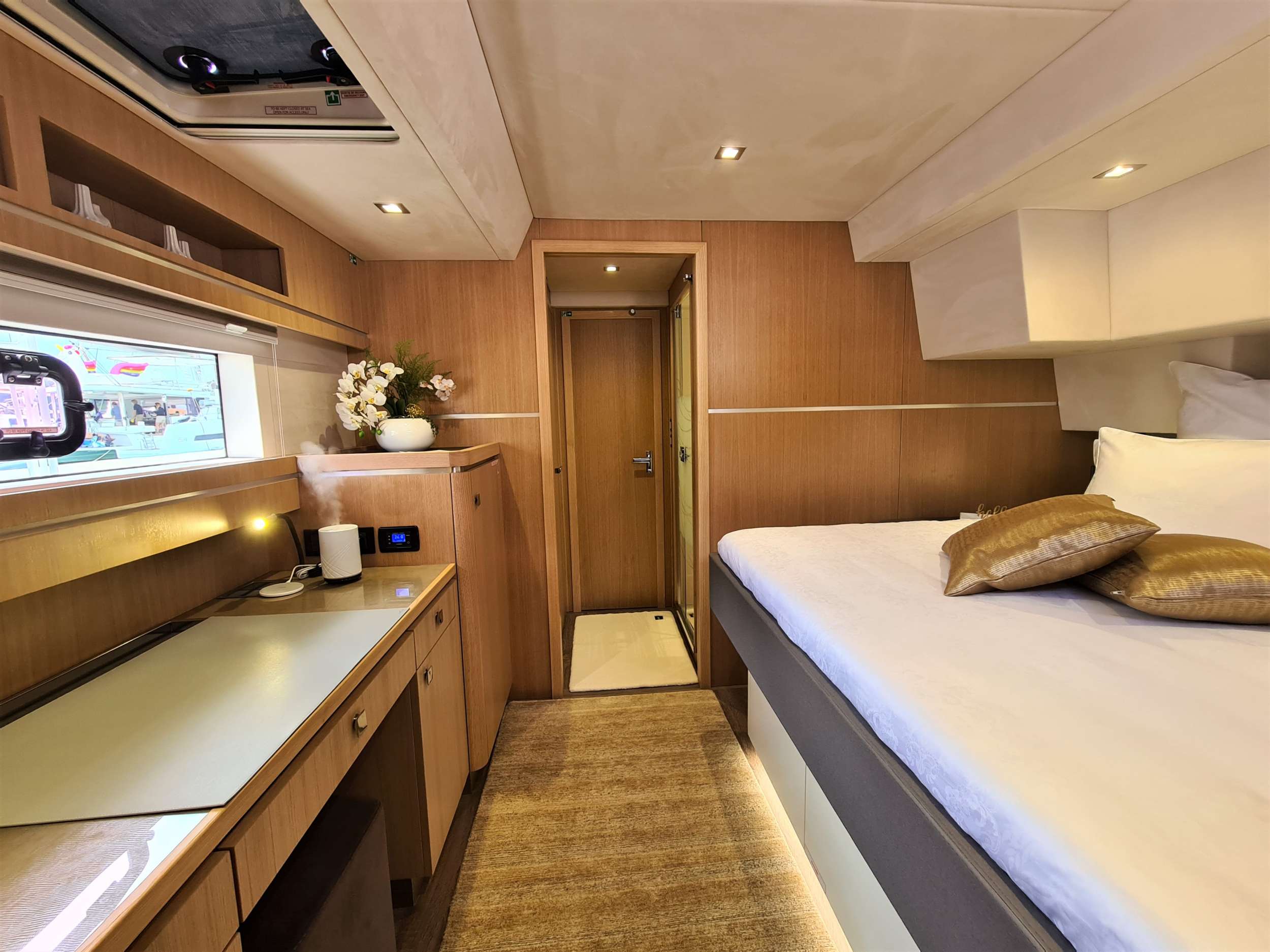 Catamaran Yacht 'ALLURE 64' Guest Cabin, 6 PAX, 3 Crew, 64.00 Ft, 19.00 Meters, Built 2020, Privilege