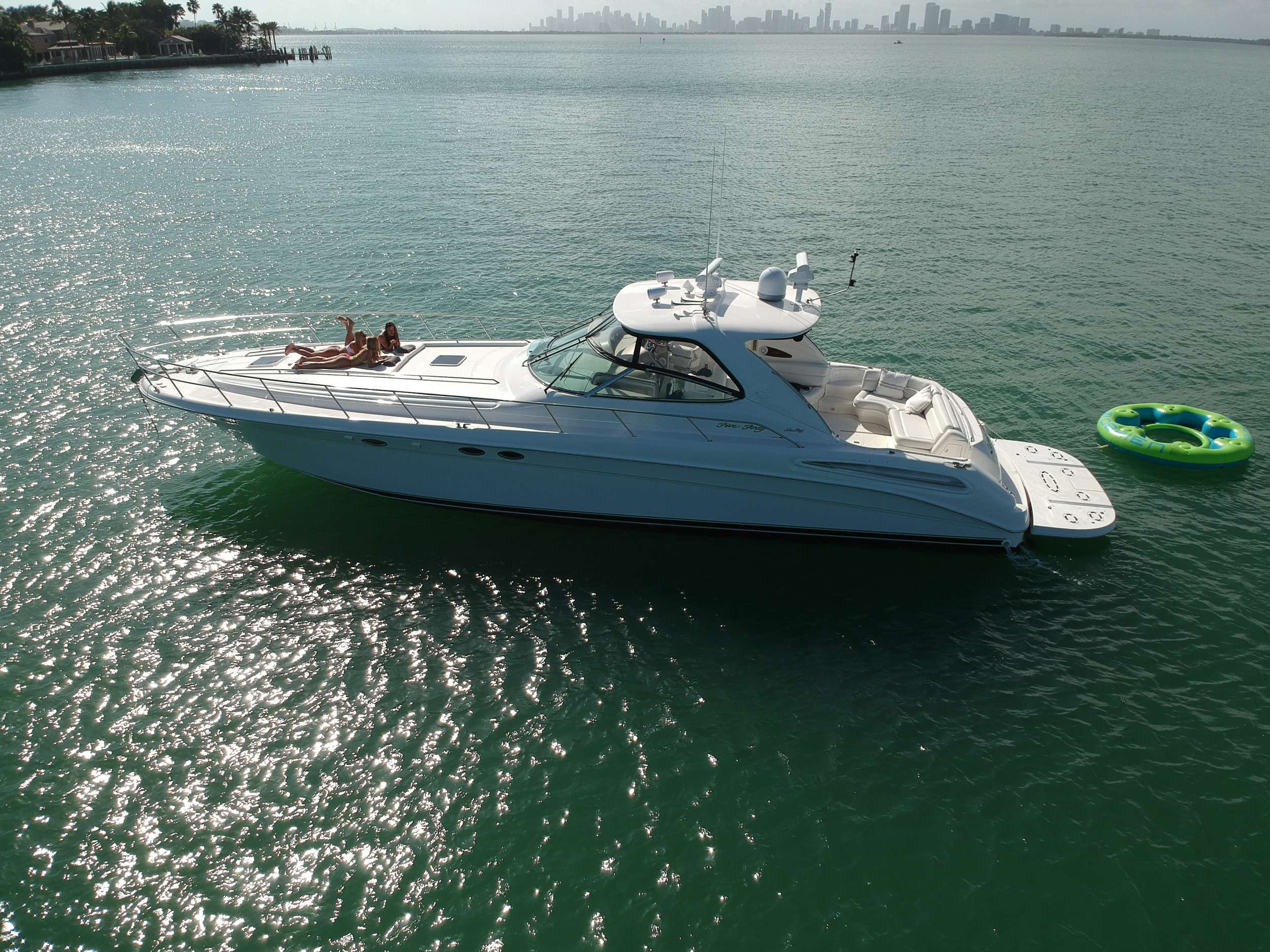 Motor Yacht 'LATITUDE ADJUSTMENT', 4 PAX, 54.00 Ft, 16.00 Meters, Built 2001, Sea Ray, Refit Year 2019