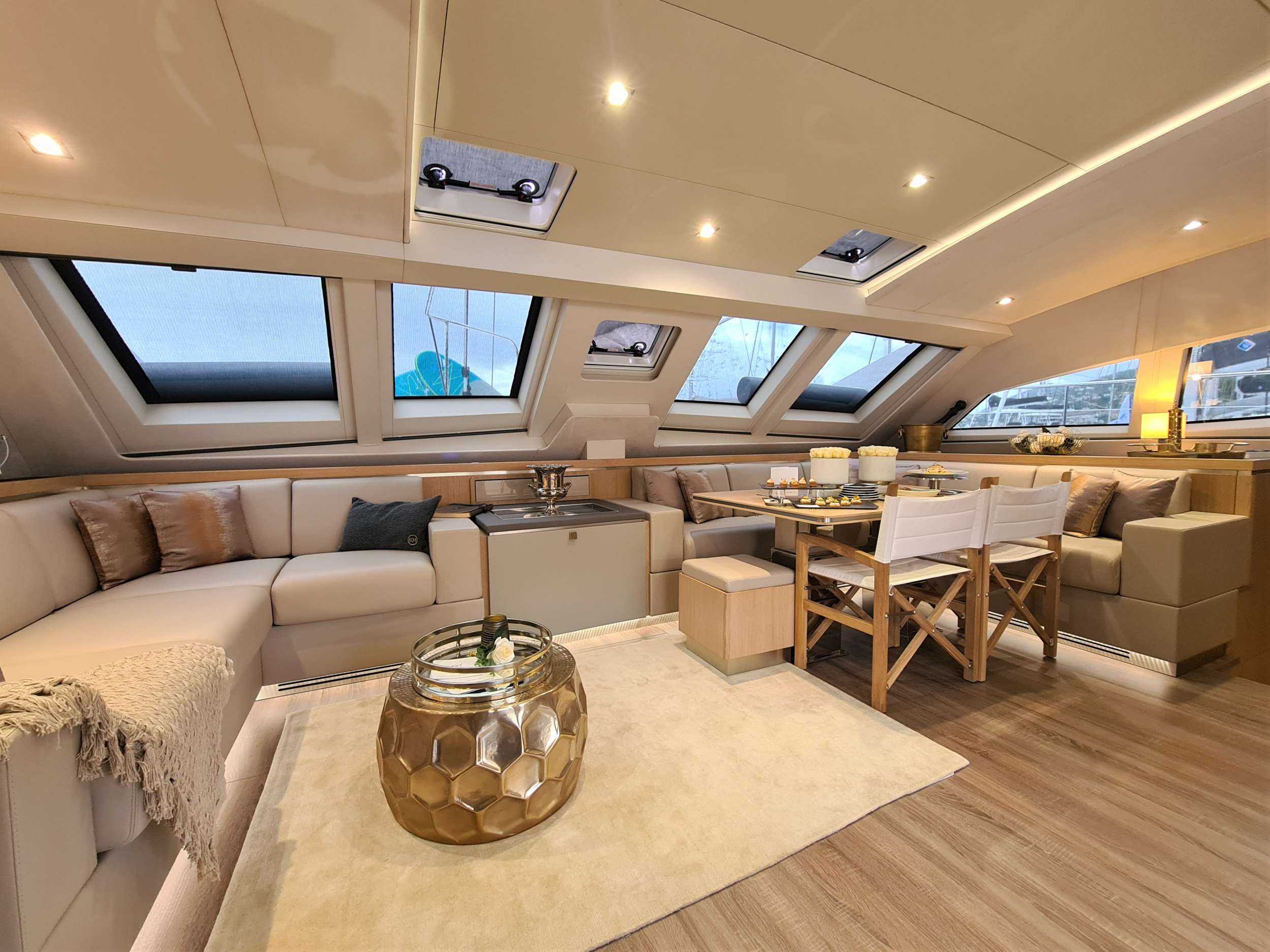 Catamaran Yacht 'ALLURE 64' Salon, 6 PAX, 3 Crew, 64.00 Ft, 19.00 Meters, Built 2020, Privilege