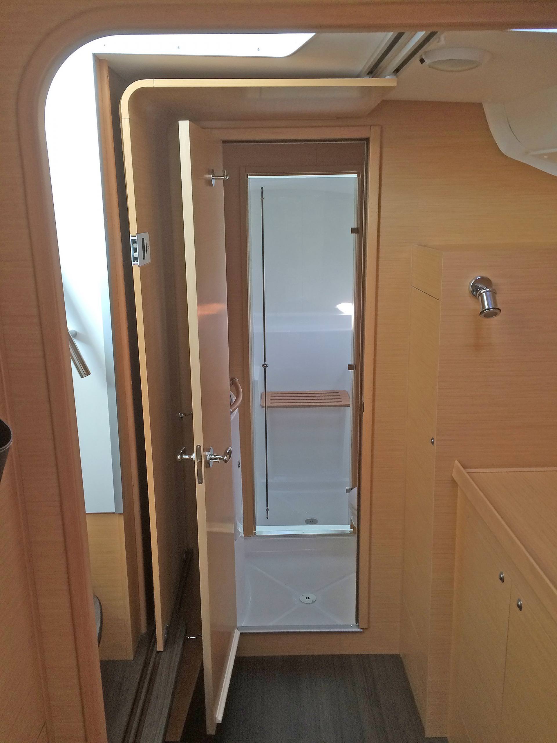 Catamaran Yacht 'HARMONY' Harmony spacious bathroom, 6 PAX, 2 Crew, 38.00 Ft, 11.00 Meters, Built 2016, Lagoon