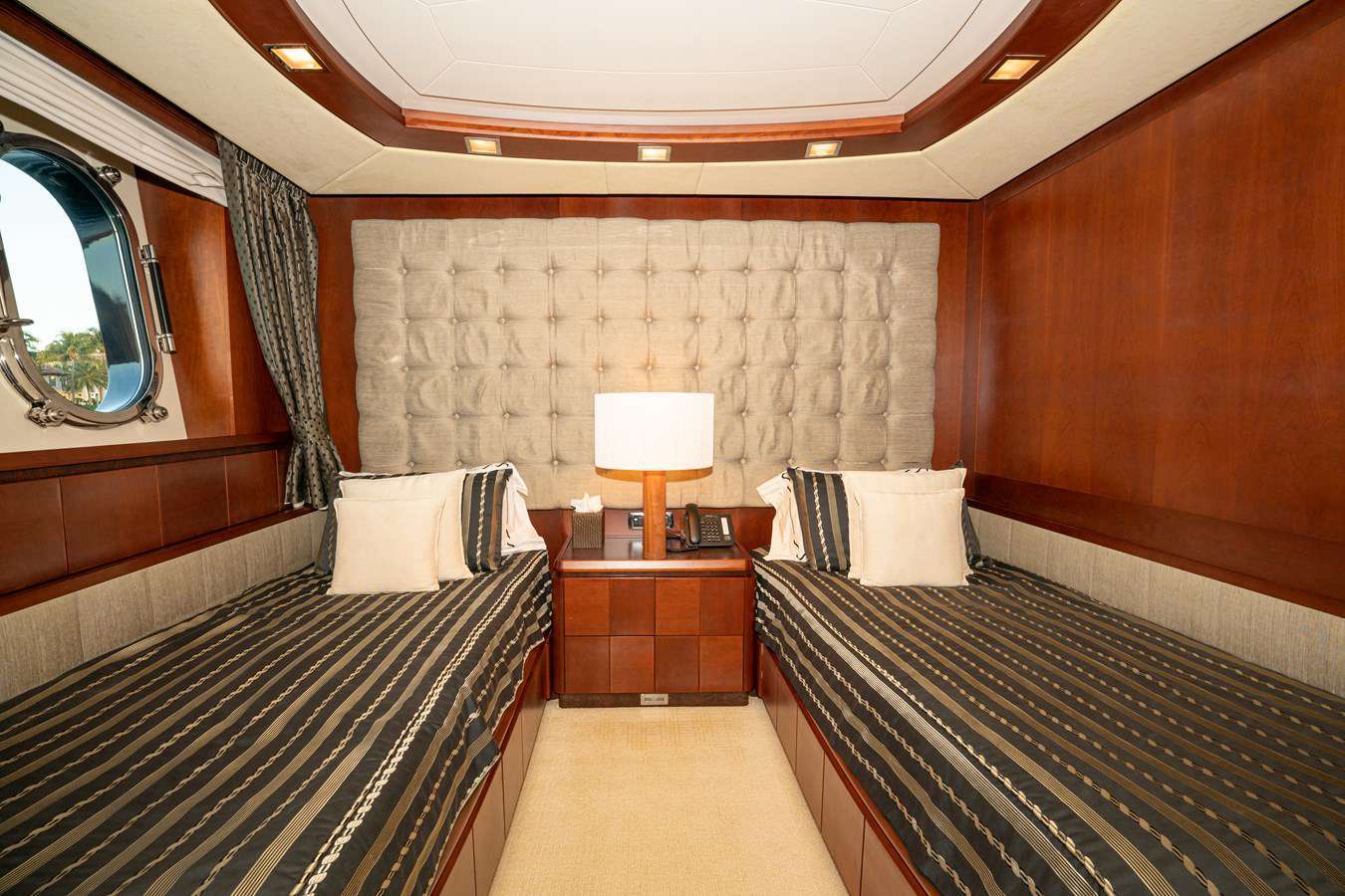 Motor Yacht 'VIVERE' Guest cabin - pre refit, 10 PAX, 5 Crew, 116.00 Ft, 35.00 Meters, Built 2008, Azimut, Refit Year 2022