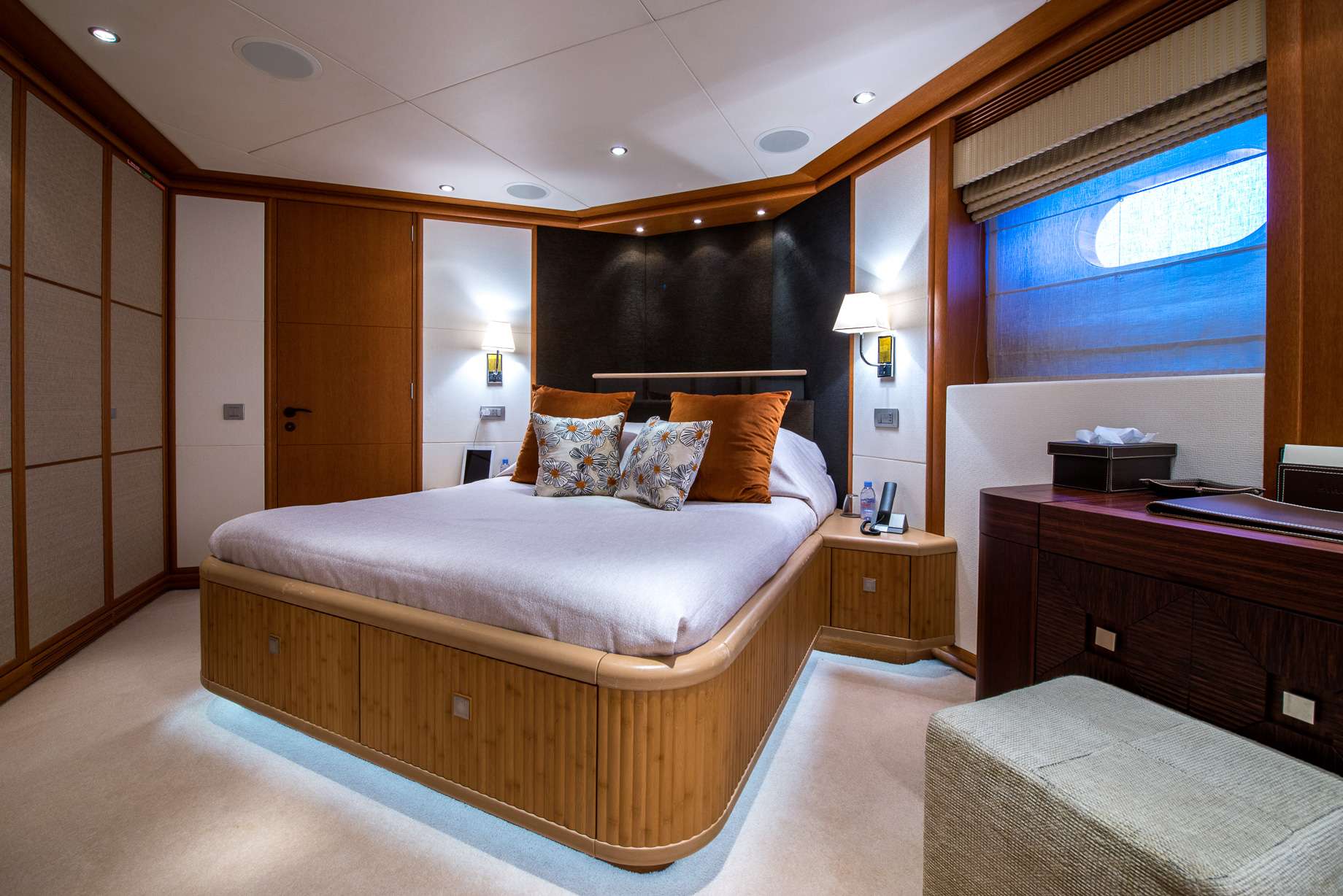Motor Yacht 'SIROCCO' guest cabin, 12 PAX, 154.00 Ft, 47.00 Meters, Built 2006, Heesen, Refit Year 2015