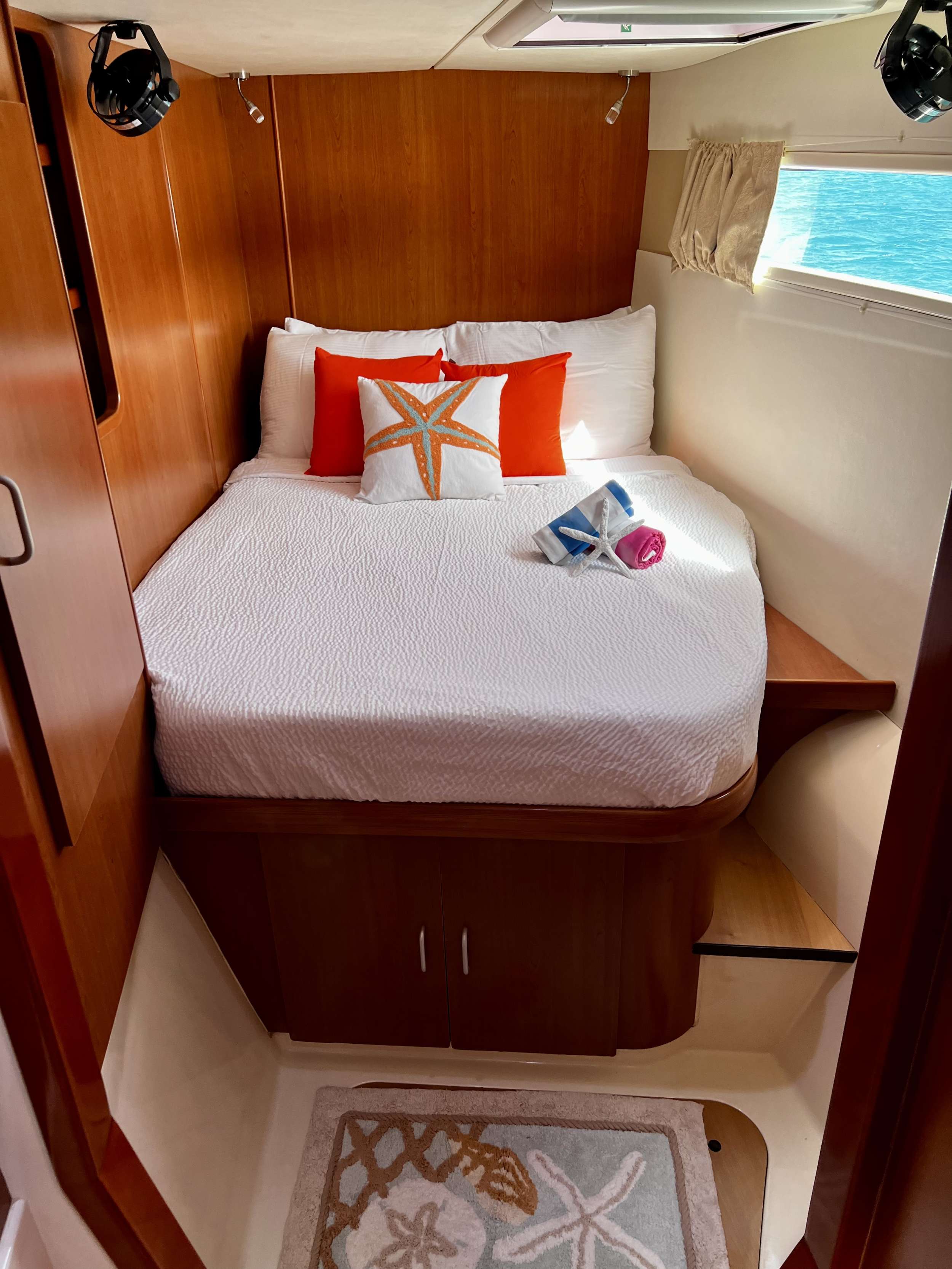 Catamaran Yacht 'STARFISH' Starboard Cabin Forward, 6 PAX, 2 Crew, 46.00 Ft, 14.00 Meters, Built 2008, Leopard, Refit Year 2019