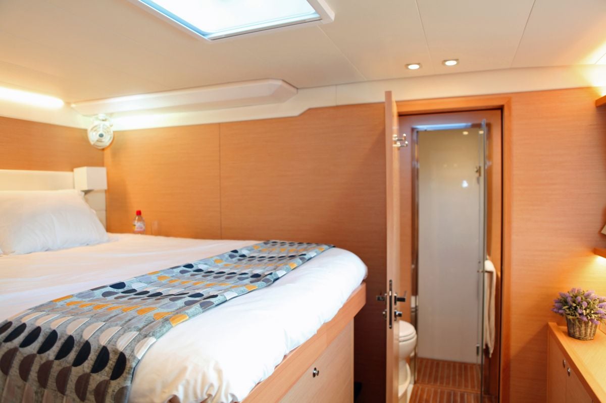 Catamaran Yacht 'LADY M' Guest Cabin, 6 PAX, 2 Crew, 62.00 Ft, 18.00 Meters, Built 2015, Lagoon