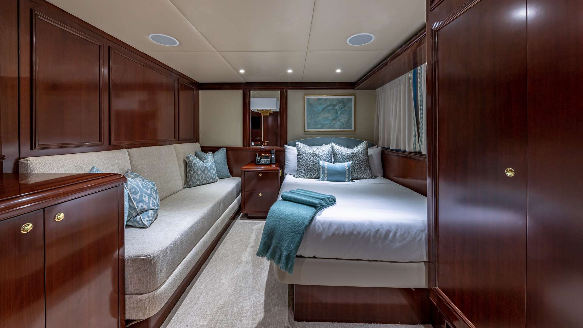 Motor Yacht 'STARSHIP' Guest Stateroom with Pullman, 12 PAX, 9 Crew, 143.00 Ft, 43.00 Meters, Built 1988, Van Mill, Refit Year 2017